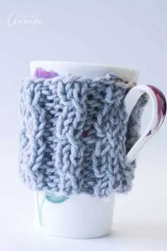 some knitted gifts for coworkers, showers, birthdays or holidays, below you will find 8 quick gifts to knit this weekend. 