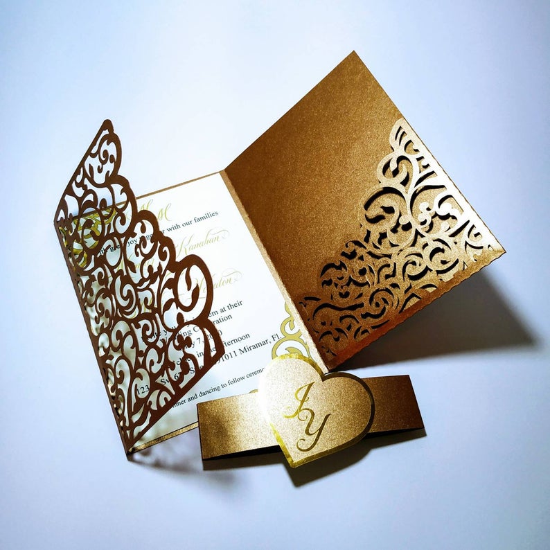 greeting cards make with a Cricut