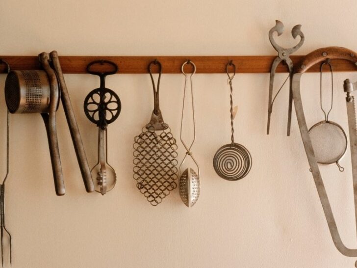 21 Best Selling Vintage Items On Etsy In 2023