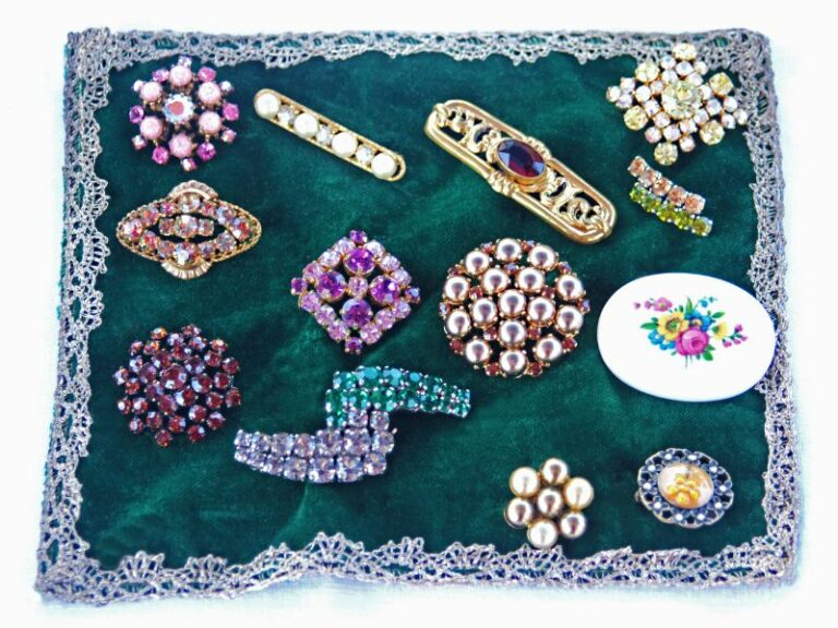 21 Best Selling Vintage Items On Etsy In 2023