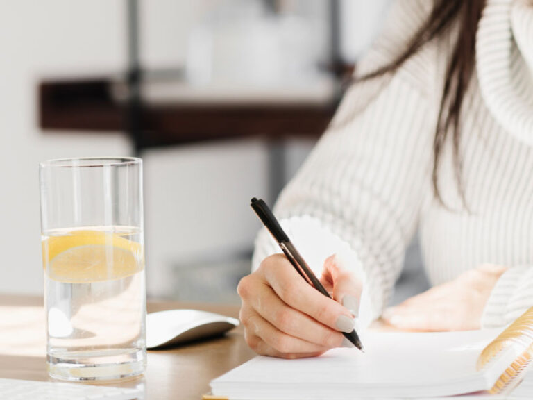 how to become a freelance writer with no experience