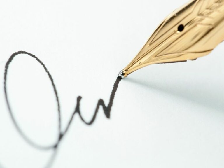 How to make money as a graphologist